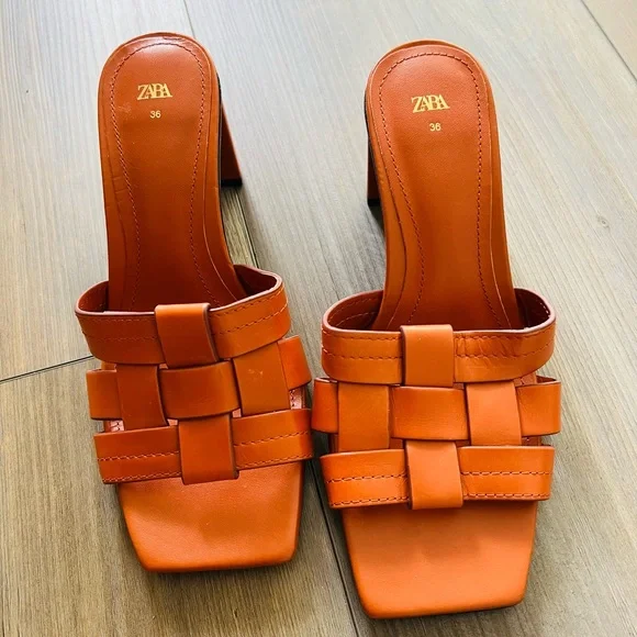 Zara - Picture 3 of 5